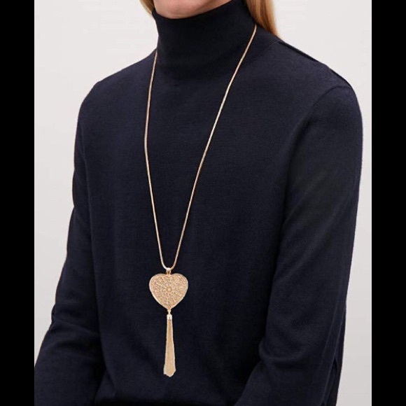 HEART ❤️ TASSEL PENDANT NECKLACE
Gold Tone NWT❤️🎁 - Picture 3 of 5